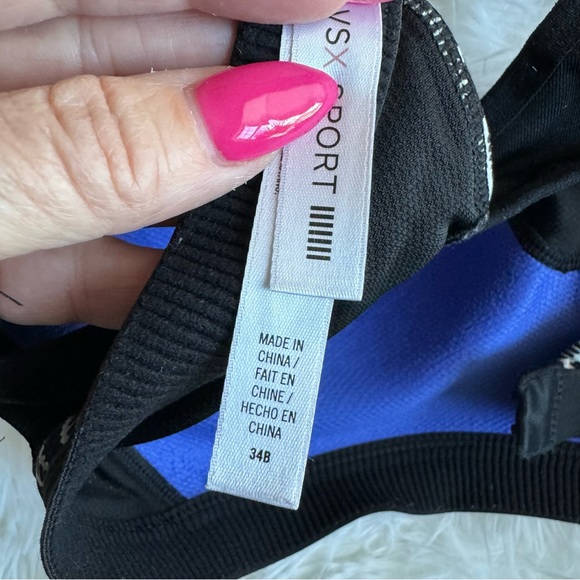 Victoria's Secret VSX Incredible Sports Bra Purple
Size 34 B - Picture 7 of 7